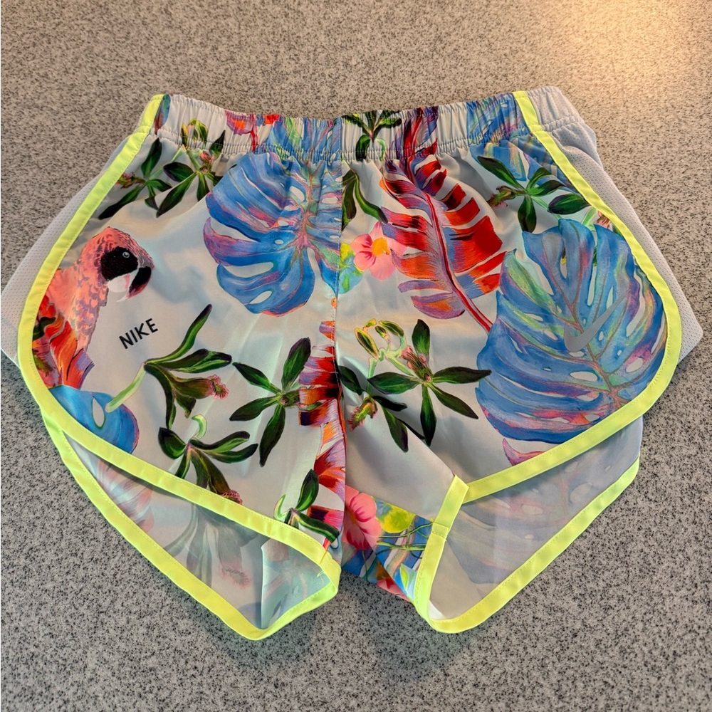 Nike Women's Floral Tropical Print Athletic Shorts - Multicolor size S EUC